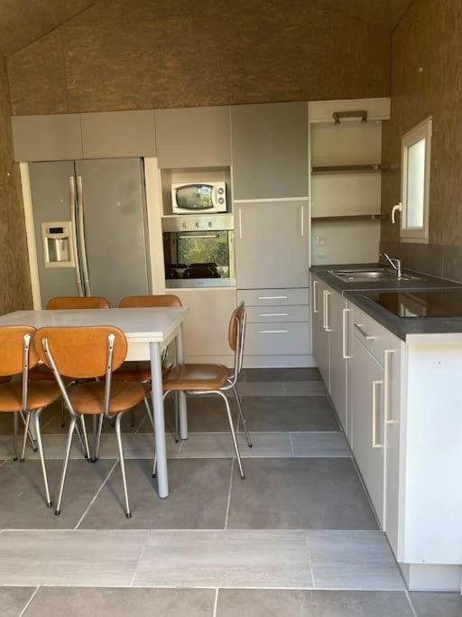 Dans Une Maison Familiale Avec Jardin A 800M De La Plage Bréville-sur-Mer Exteriér fotografie
