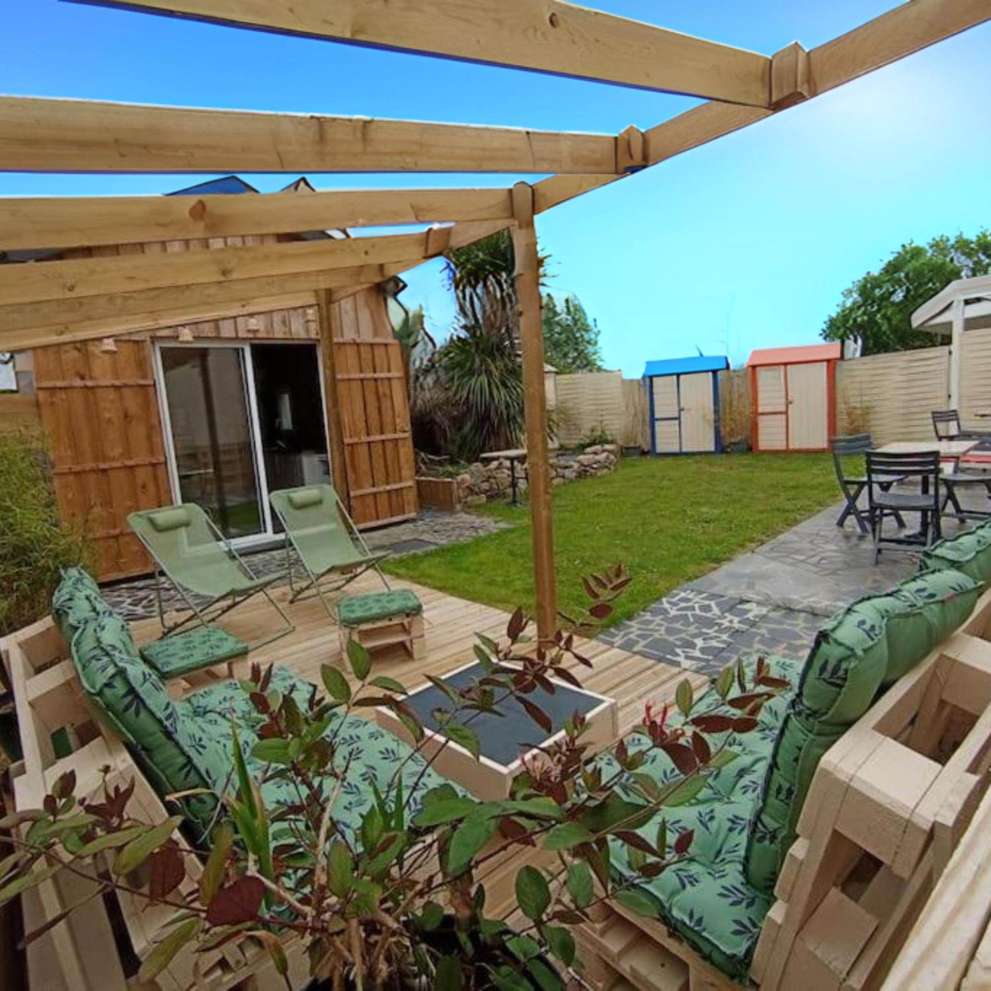Dans Une Maison Familiale Avec Jardin A 800M De La Plage Bréville-sur-Mer Exteriér fotografie